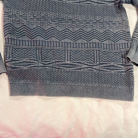 Gently Used Pendleton Blue Henley Sweater - Size Large - Picture 5 of 6